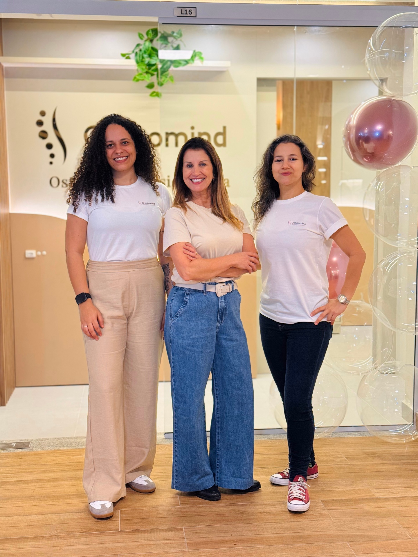 Equipe Osteomind: três profissionais de osteopatia e fisioterapia em Balneário Piçarras